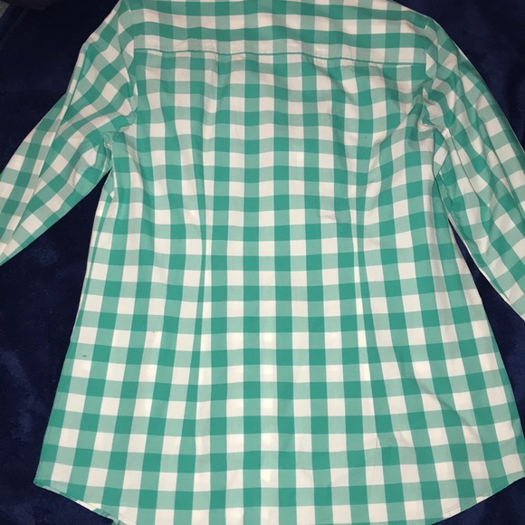 NWT Vineyard Vines button down - Picture 8 of 8